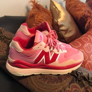 Used Women’s Pink New Balance 57/40 Size 6